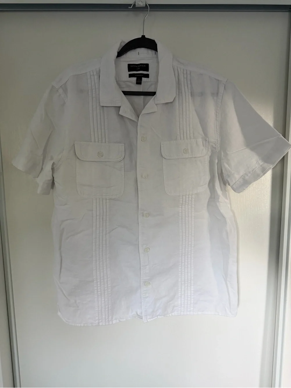 Banana Republic White Short-Sleeve Guayabera-Style Button Down Shirt